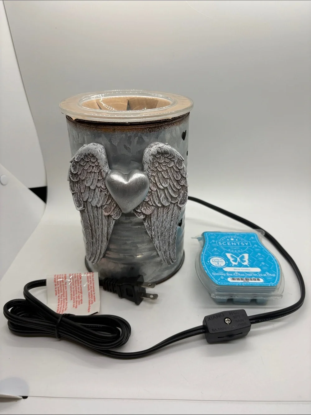 Scentsy Angel Wings Wax Warmer NWOB Blue Grotto Melts